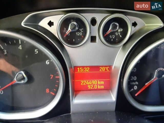 Синій Форд Фокус, об'ємом двигуна 1.6 л та пробігом 224 тис. км за 4200 $, фото 23 на Automoto.ua