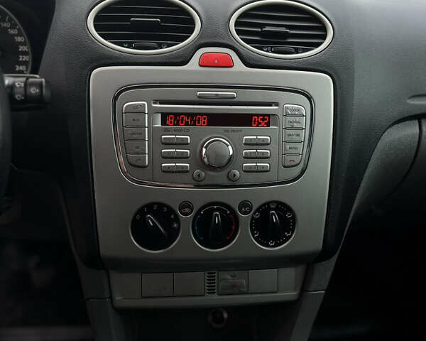 Синій Форд Фокус, об'ємом двигуна 1.6 л та пробігом 287 тис. км за 4999 $, фото 28 на Automoto.ua