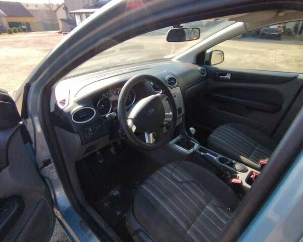 Синій Форд Фокус, об'ємом двигуна 1.6 л та пробігом 284 тис. км за 4700 $, фото 4 на Automoto.ua