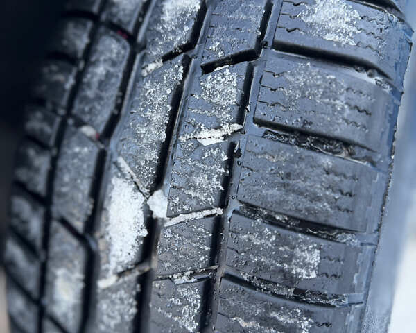 Синий Форд Фокус, объемом двигателя 1.8 л и пробегом 282 тыс. км за 4100 $, фото 9 на Automoto.ua