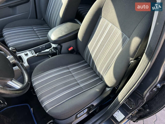 Синий Форд Фокус, объемом двигателя 1.6 л и пробегом 225 тыс. км за 5300 $, фото 25 на Automoto.ua