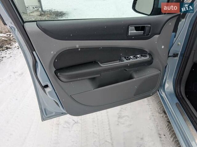 Синій Форд Фокус, об'ємом двигуна 0 л та пробігом 260 тис. км за 5650 $, фото 38 на Automoto.ua