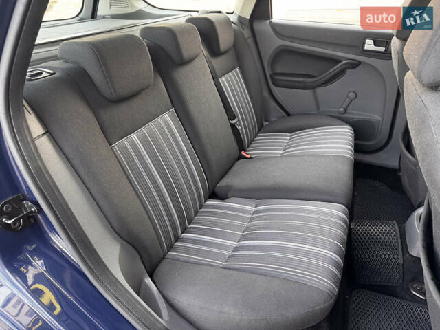 Синий Форд Фокус, объемом двигателя 1.56 л и пробегом 239 тыс. км за 5800 $, фото 10 на Automoto.ua