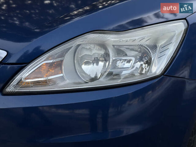 Синій Форд Фокус, об'ємом двигуна 1.6 л та пробігом 200 тис. км за 4499 $, фото 5 на Automoto.ua