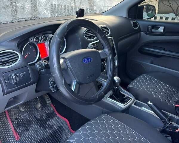 Синий Форд Фокус, объемом двигателя 1.56 л и пробегом 247 тыс. км за 4499 $, фото 3 на Automoto.ua