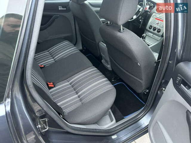 Синий Форд Фокус, объемом двигателя 1.6 л и пробегом 225 тыс. км за 5100 $, фото 20 на Automoto.ua