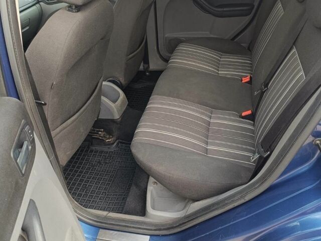 Синій Форд Фокус, об'ємом двигуна 2 л та пробігом 256 тис. км за 5800 $, фото 8 на Automoto.ua