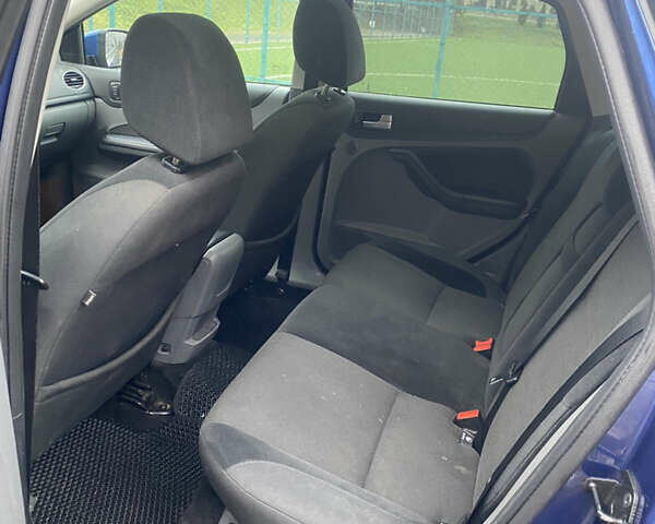 Синий Форд Фокус, объемом двигателя 1.6 л и пробегом 243 тыс. км за 5100 $, фото 4 на Automoto.ua