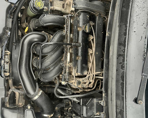 Синій Форд Фокус, об'ємом двигуна 1.6 л та пробігом 301 тис. км за 3850 $, фото 22 на Automoto.ua