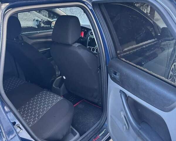 Синий Форд Фокус, объемом двигателя 1.56 л и пробегом 247 тыс. км за 4499 $, фото 10 на Automoto.ua