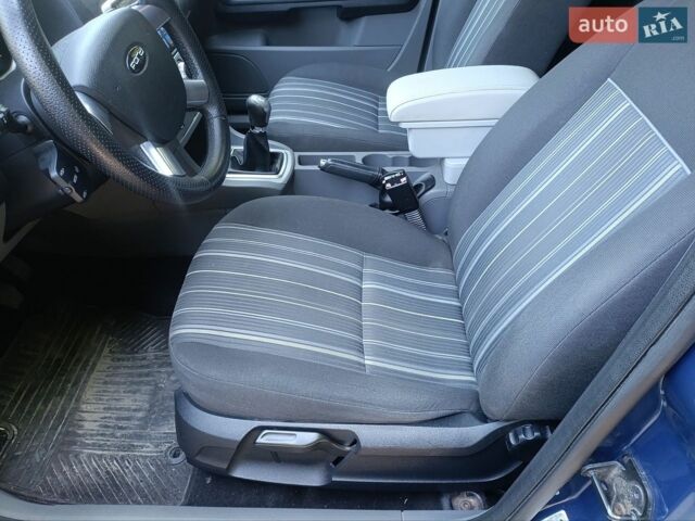 Синій Форд Фокус, об'ємом двигуна 1.8 л та пробігом 237 тис. км за 5500 $, фото 25 на Automoto.ua