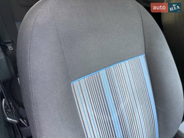 Синій Форд Фокус, об'ємом двигуна 1.6 л та пробігом 200 тис. км за 4499 $, фото 51 на Automoto.ua