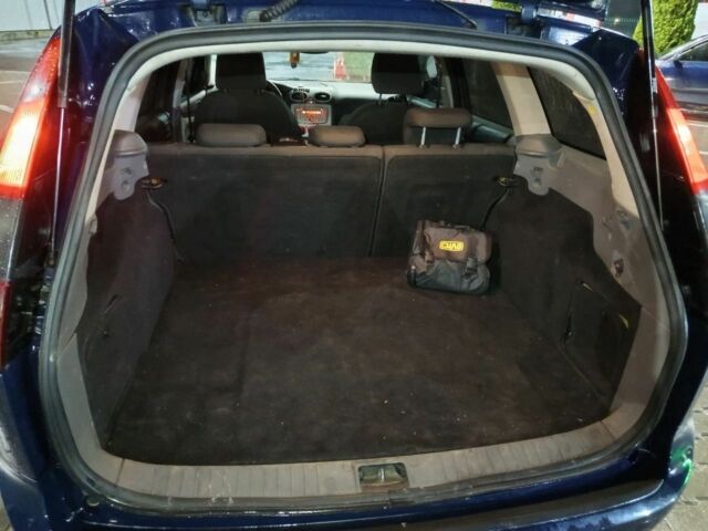 Синий Форд Фокус, объемом двигателя 1.6 л и пробегом 283 тыс. км за 5500 $, фото 7 на Automoto.ua