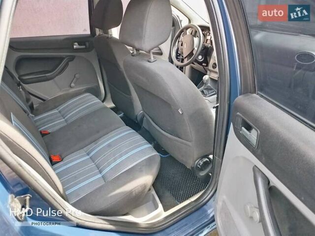 Синий Форд Фокус, объемом двигателя 1.59 л и пробегом 210 тыс. км за 4850 $, фото 2 на Automoto.ua