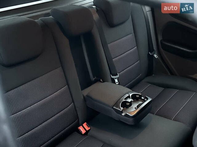 Синий Форд Фокус, объемом двигателя 1.6 л и пробегом 243 тыс. км за 5950 $, фото 26 на Automoto.ua