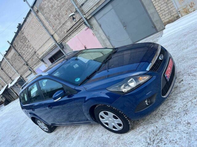 Синий Форд Фокус, объемом двигателя 1.6 л и пробегом 225 тыс. км за 5999 $, фото 1 на Automoto.ua