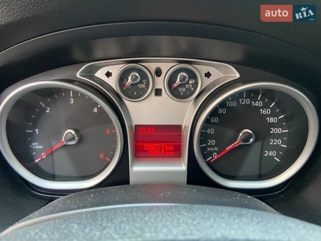 Синій Форд Фокус, об'ємом двигуна 1.56 л та пробігом 328 тис. км за 6200 $, фото 18 на Automoto.ua
