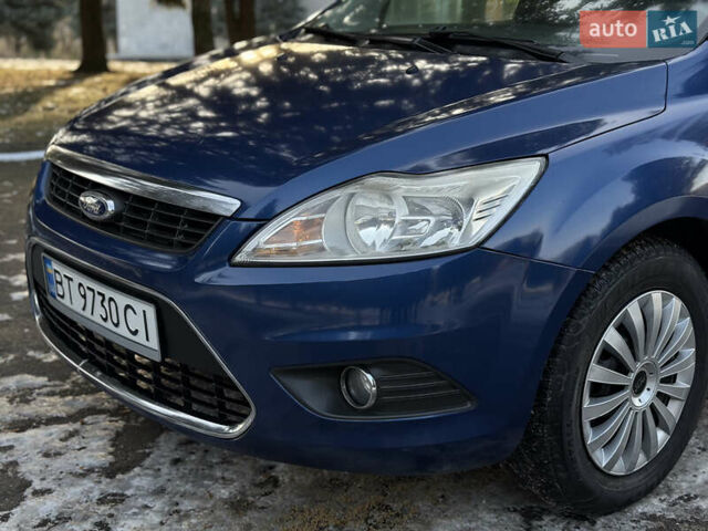 Синій Форд Фокус, об'ємом двигуна 1.6 л та пробігом 200 тис. км за 4499 $, фото 7 на Automoto.ua
