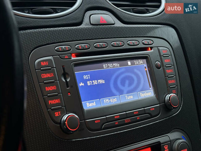 Синий Форд Фокус, объемом двигателя 1.6 л и пробегом 243 тыс. км за 5950 $, фото 18 на Automoto.ua