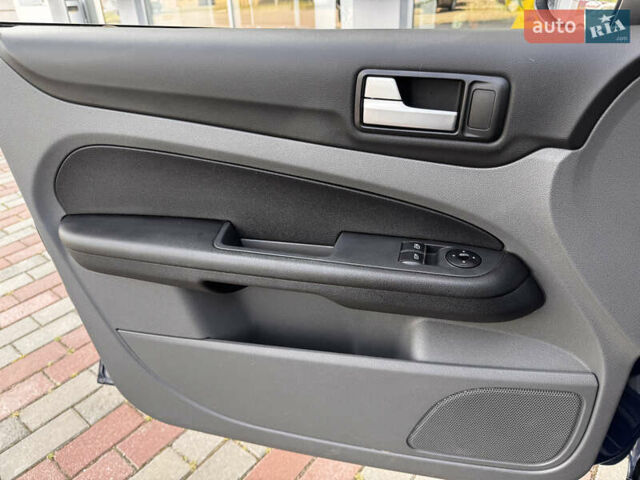 Синий Форд Фокус, объемом двигателя 1.56 л и пробегом 239 тыс. км за 5800 $, фото 24 на Automoto.ua