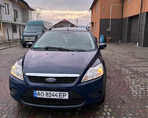 Синий Форд Фокус, объемом двигателя 2 л и пробегом 300 тыс. км за 4899 $, фото 2 на Automoto.ua