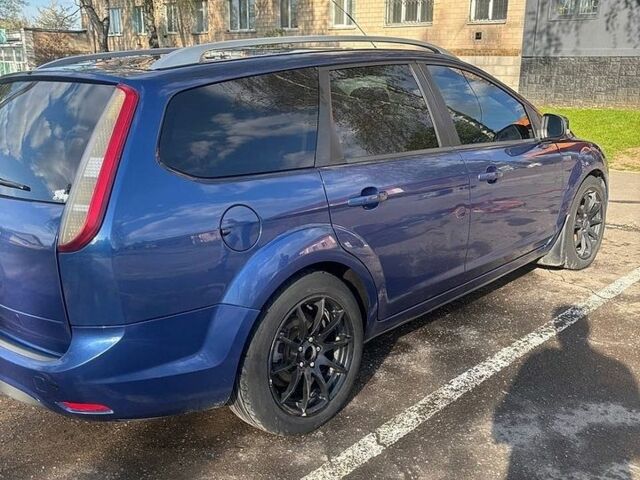 Синій Форд Фокус, об'ємом двигуна 1.6 л та пробігом 259 тис. км за 4600 $, фото 3 на Automoto.ua