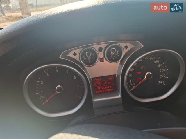 Синій Форд Фокус, об'ємом двигуна 1.6 л та пробігом 250 тис. км за 5500 $, фото 33 на Automoto.ua