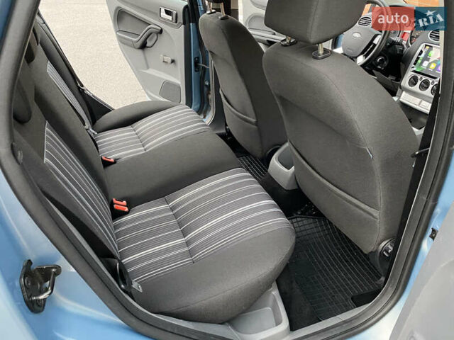 Синий Форд Фокус, объемом двигателя 1.6 л и пробегом 200 тыс. км за 5200 $, фото 35 на Automoto.ua