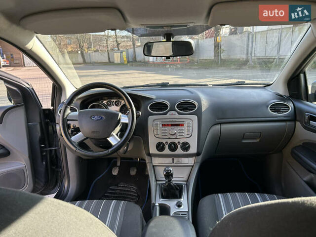 Синий Форд Фокус, объемом двигателя 1.6 л и пробегом 225 тыс. км за 5300 $, фото 24 на Automoto.ua