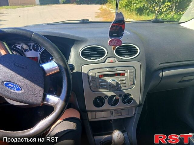 Синій Форд Фокус, об'ємом двигуна 1.6 л та пробігом 28000 тис. км за 4900 $, фото 5 на Automoto.ua