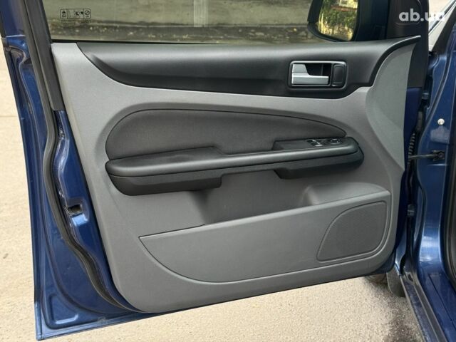 Синий Форд Фокус, объемом двигателя 1.6 л и пробегом 254 тыс. км за 5240 $, фото 18 на Automoto.ua