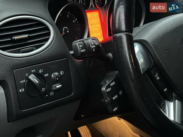 Синий Форд Фокус, объемом двигателя 1.6 л и пробегом 243 тыс. км за 5950 $, фото 15 на Automoto.ua