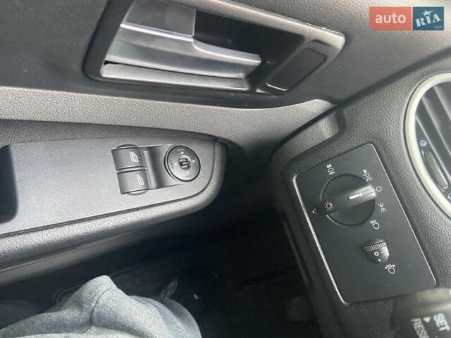 Форд Фокус 2008 в Киеве на Automoto.ua Синий Форд Фокус, объемом двигателя 1.6 л и пробегом 229 тыс. км за 5300 $, фото 19 на Automoto.ua