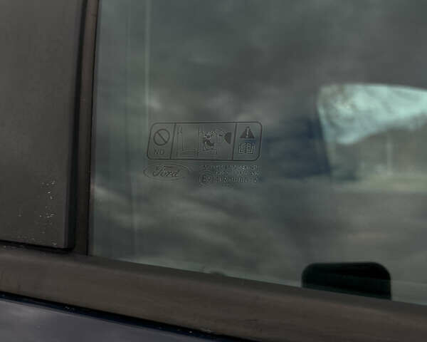 Синій Форд Фокус, об'ємом двигуна 1.6 л та пробігом 287 тис. км за 4999 $, фото 33 на Automoto.ua