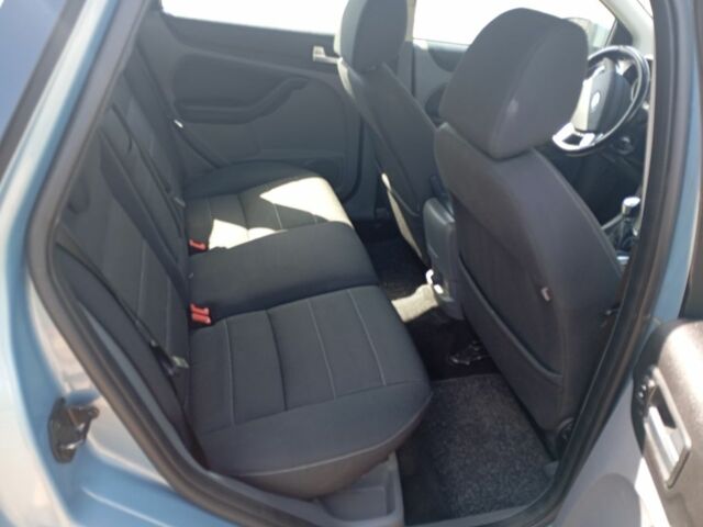 Синій Форд Фокус, об'ємом двигуна 1.6 л та пробігом 187 тис. км за 5500 $, фото 11 на Automoto.ua