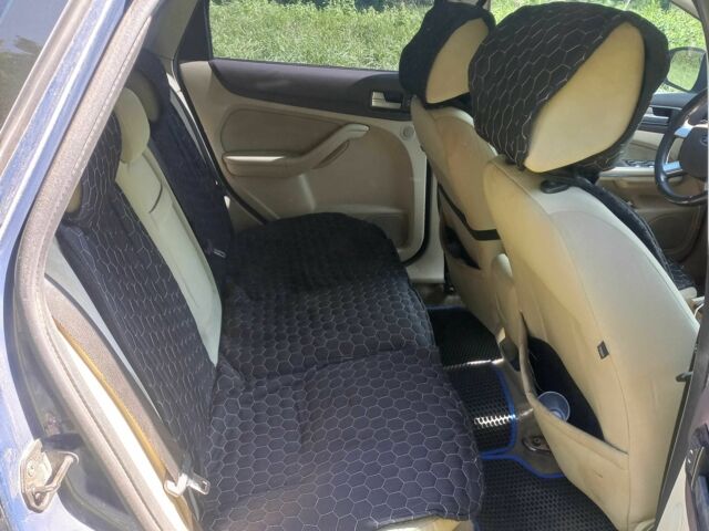 Синій Форд Фокус, об'ємом двигуна 2 л та пробігом 236 тис. км за 4500 $, фото 16 на Automoto.ua