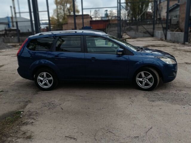 Синій Форд Фокус, об'ємом двигуна 2 л та пробігом 256 тис. км за 5800 $, фото 1 на Automoto.ua