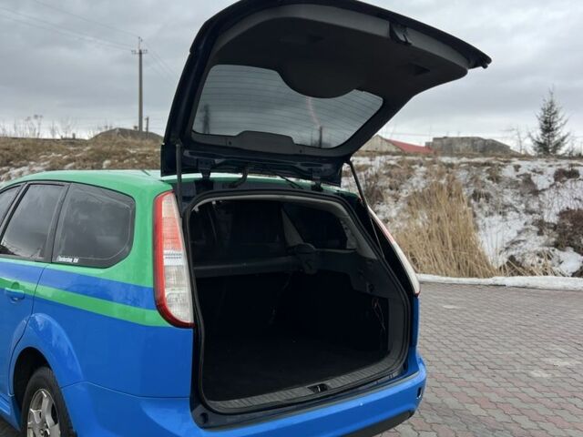 Синий Форд Фокус, объемом двигателя 1.6 л и пробегом 266 тыс. км за 4300 $, фото 6 на Automoto.ua