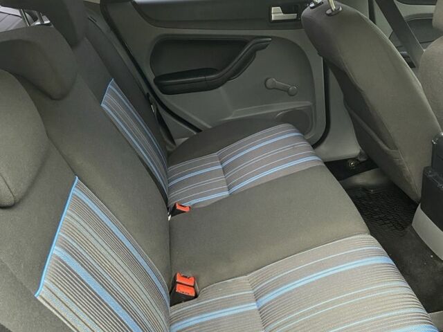 Синий Форд Фокус, объемом двигателя 1.6 л и пробегом 214 тыс. км за 4199 $, фото 16 на Automoto.ua