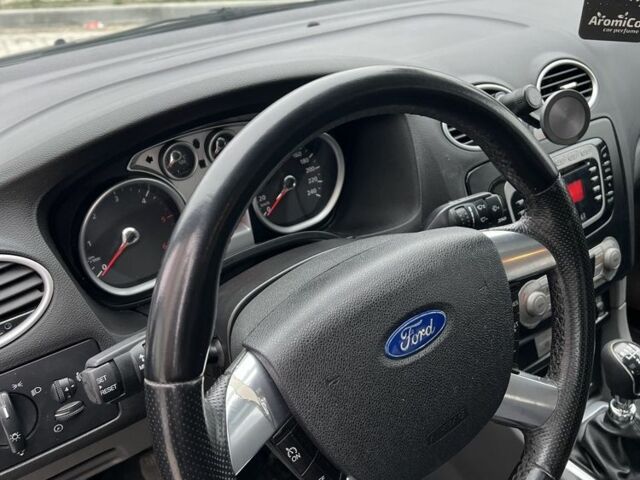 Синий Форд Фокус, объемом двигателя 2 л и пробегом 300 тыс. км за 2700 $, фото 5 на Automoto.ua