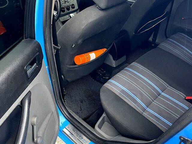 Синий Форд Фокус, объемом двигателя 1.6 л и пробегом 111 тыс. км за 5500 $, фото 6 на Automoto.ua