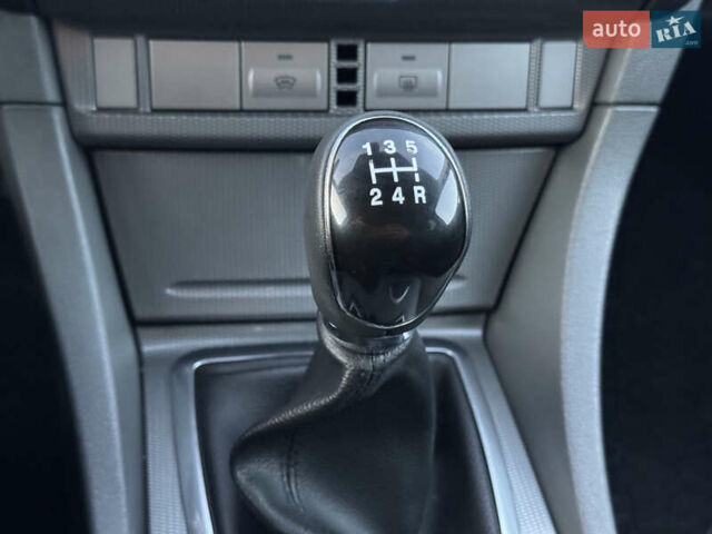 Синій Форд Фокус, об'ємом двигуна 1.6 л та пробігом 197 тис. км за 5999 $, фото 48 на Automoto.ua