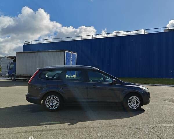 Синий Форд Фокус, объемом двигателя 1.6 л и пробегом 256 тыс. км за 6800 $, фото 1 на Automoto.ua