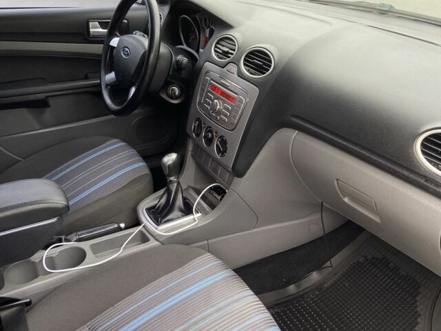 Синий Форд Фокус, объемом двигателя 1.6 л и пробегом 214 тыс. км за 4199 $, фото 18 на Automoto.ua