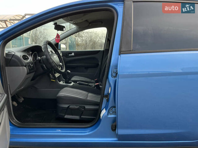 Синий Форд Фокус, объемом двигателя 1.6 л и пробегом 199 тыс. км за 6399 $, фото 23 на Automoto.ua