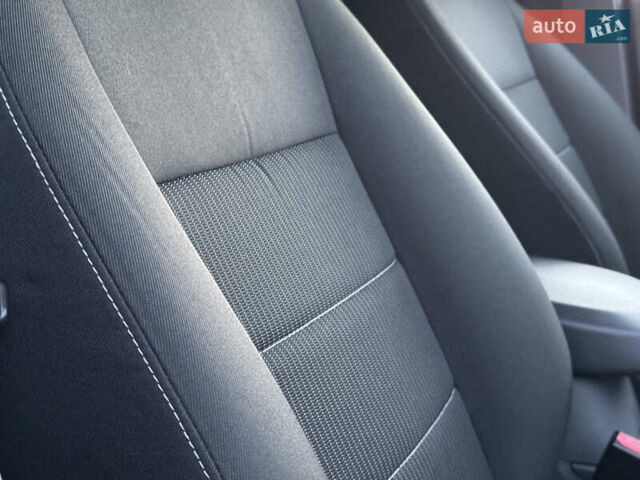 Синій Форд Фокус, об'ємом двигуна 1.6 л та пробігом 197 тис. км за 5999 $, фото 77 на Automoto.ua