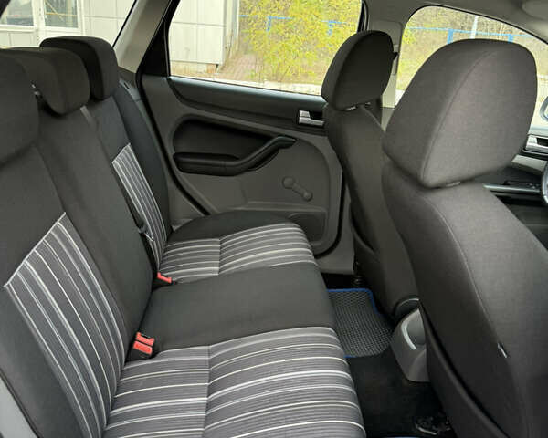 Синий Форд Фокус, объемом двигателя 1.6 л и пробегом 231 тыс. км за 4700 $, фото 11 на Automoto.ua