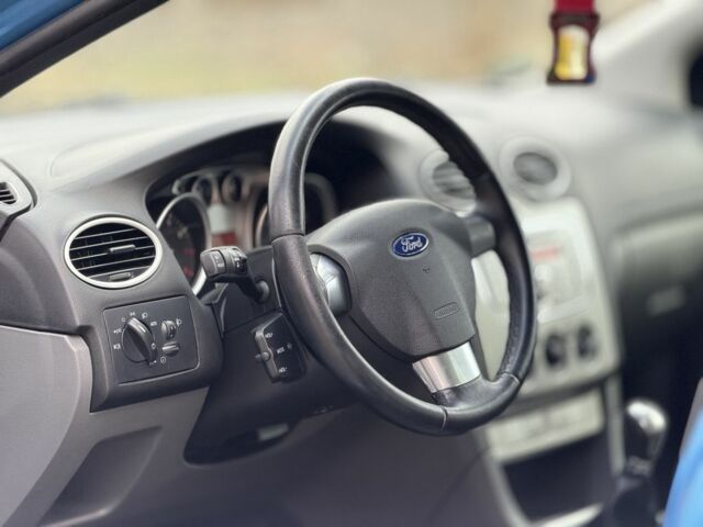 Синий Форд Фокус, объемом двигателя 1.6 л и пробегом 211 тыс. км за 4650 $, фото 7 на Automoto.ua