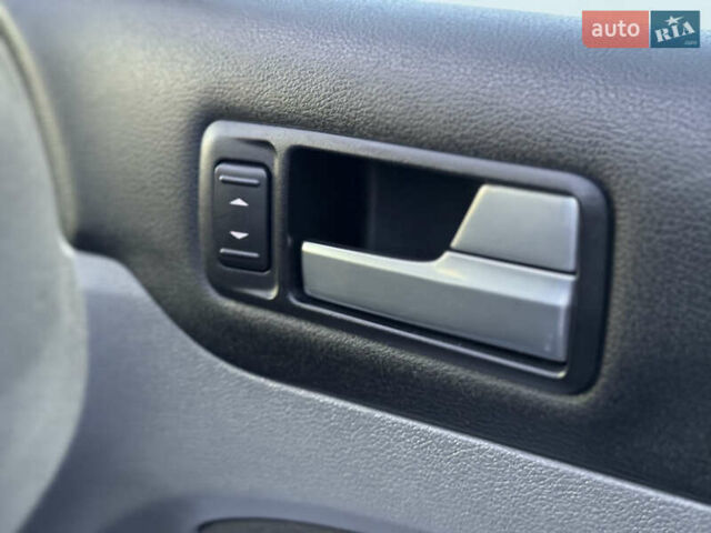 Синій Форд Фокус, об'ємом двигуна 1.6 л та пробігом 197 тис. км за 5999 $, фото 67 на Automoto.ua