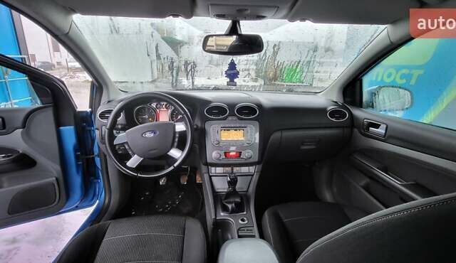 Синий Форд Фокус, объемом двигателя 1.8 л и пробегом 237 тыс. км за 5550 $, фото 15 на Automoto.ua